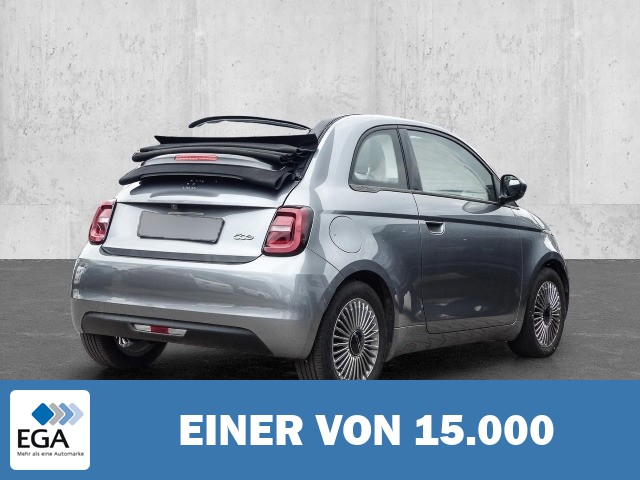 Fiat 500e e Icon Navi Digitales Cockpit Apple CarPlay Android Auto Klimaautom