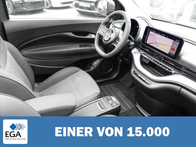 Fiat 500e e Icon Navi Digitales Cockpit Apple CarPlay Android Auto Klimaautom