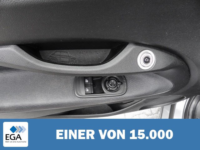 Fiat 500e e Icon Navi Digitales Cockpit Apple CarPlay Android Auto Klimaautom