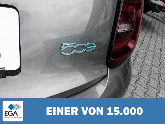 Fiat 500e e Icon Navi Digitales Cockpit Apple CarPlay Android Auto Klimaautom