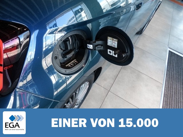 Fiat 500e Cabrio Icon Navi Digitales Cockpit Apple CarPlay Klimaautom