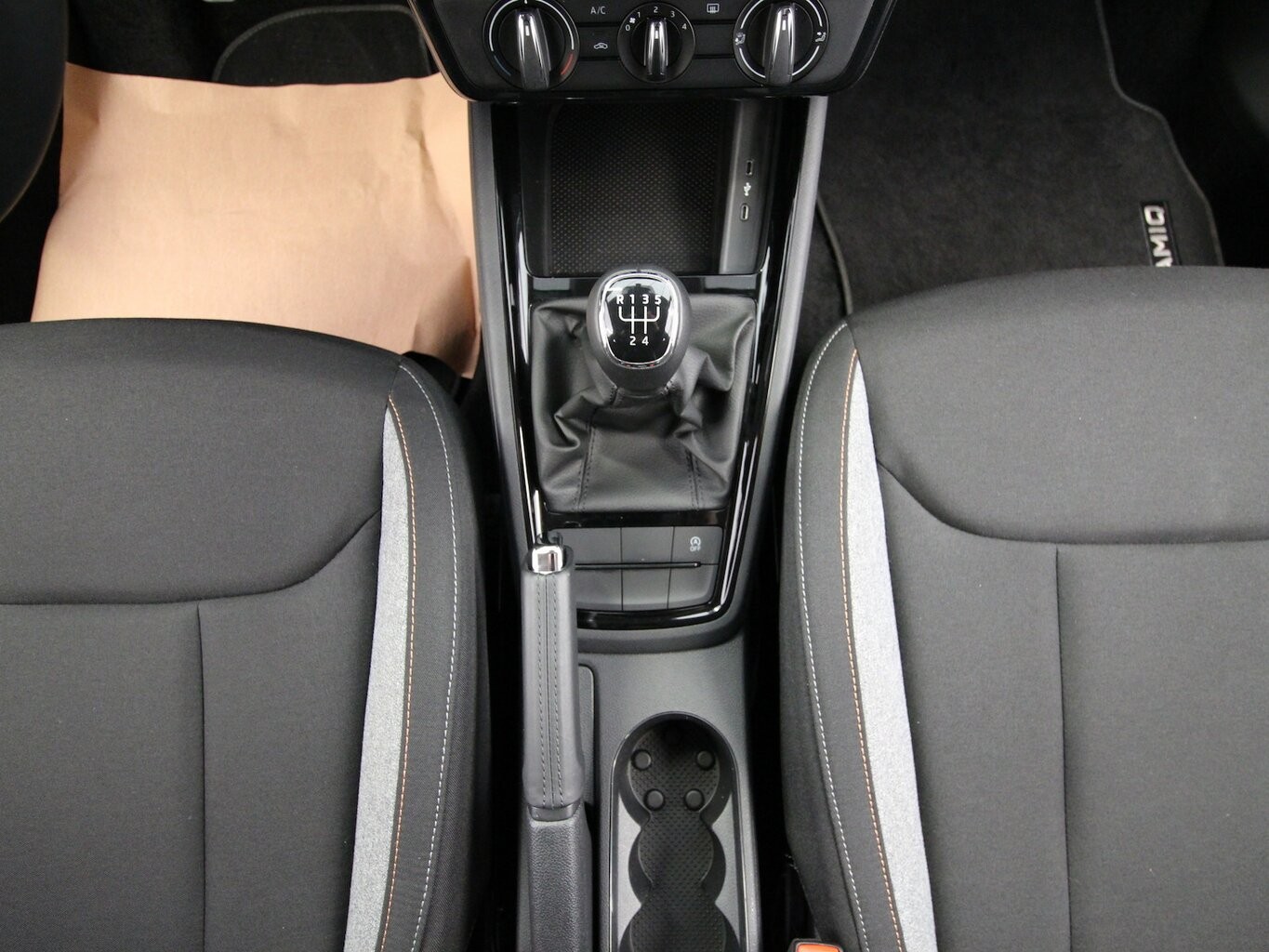 Skoda Kamiq TSI OPF Selection LED+TEMPOMAT+KLIMA+ALU...