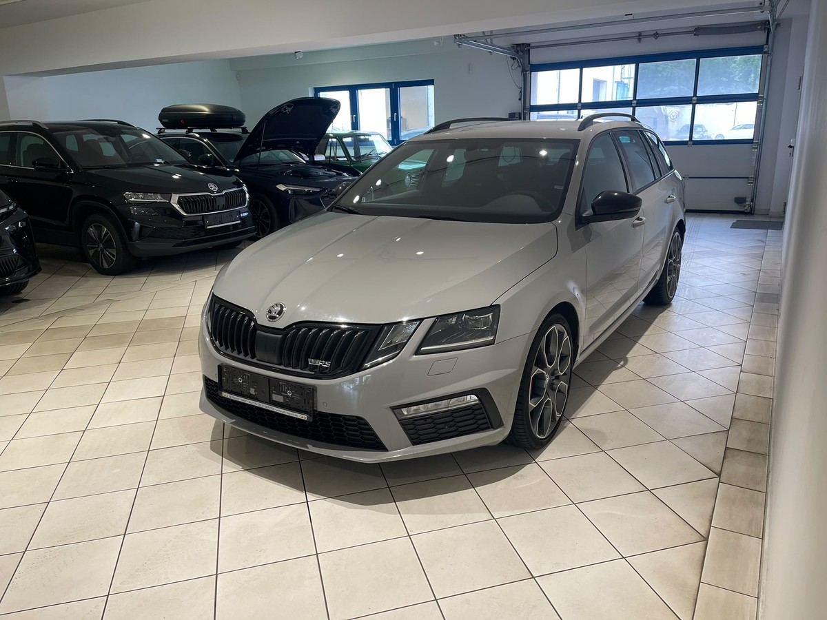 Skoda Octavia Combi RS 2.0TDI Navi LED Allrad Alcantara