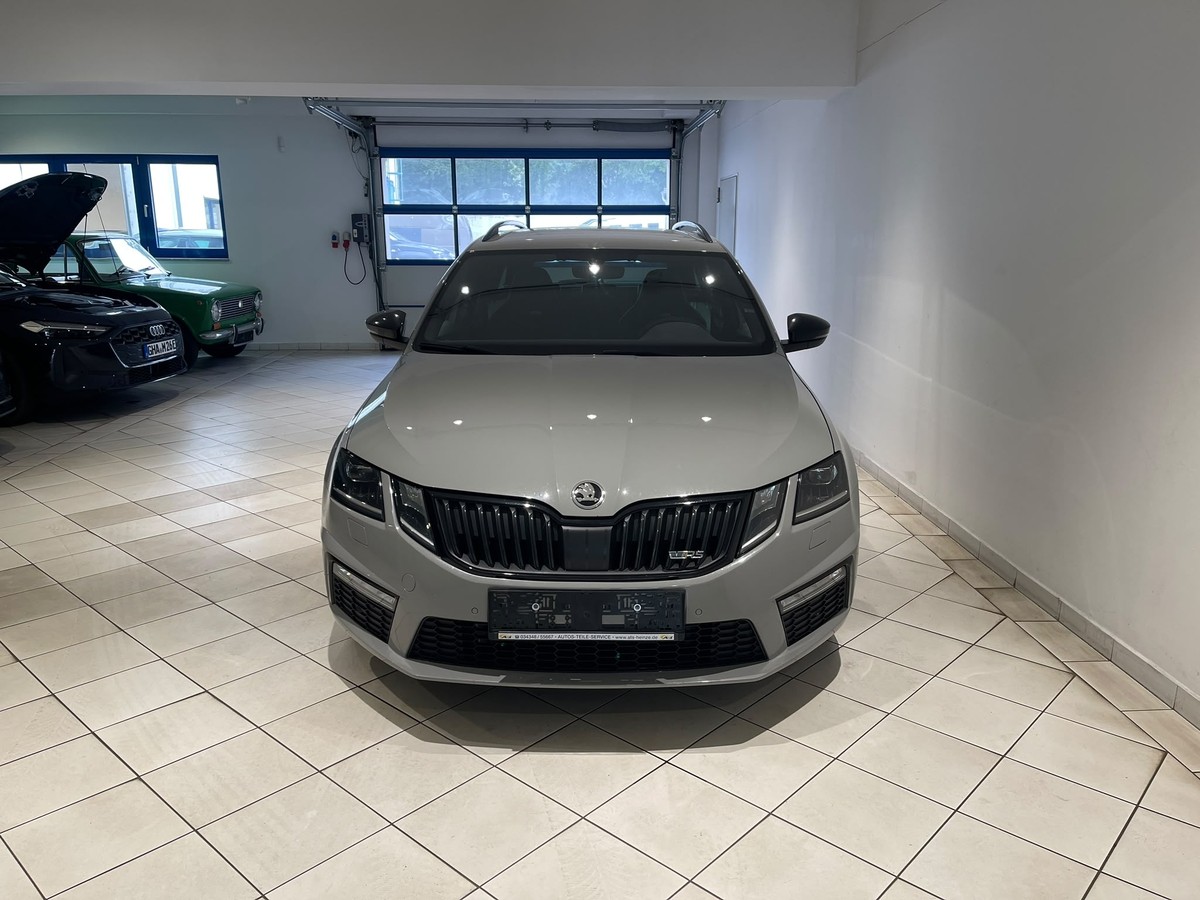 Skoda Octavia Combi RS 2.0TDI Navi LED Allrad Alcantara