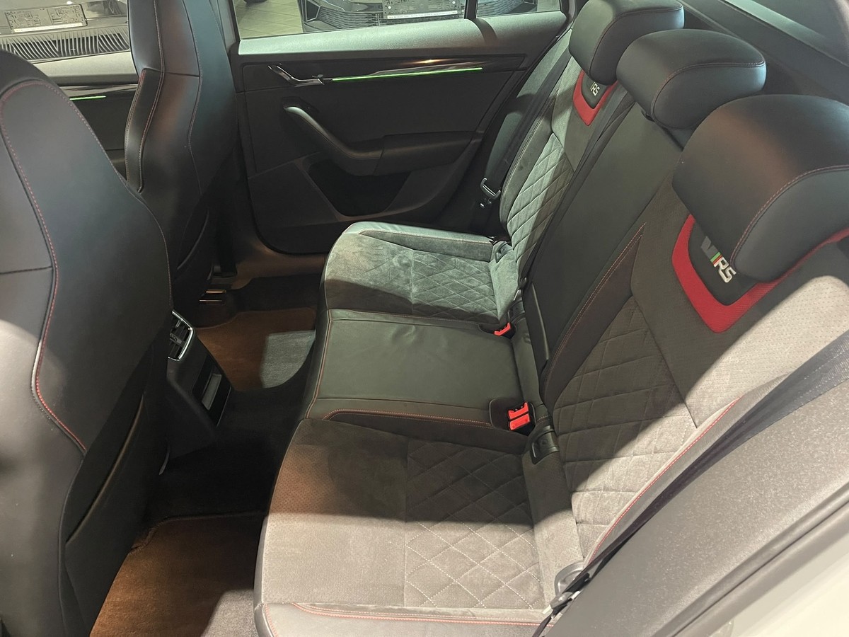 Skoda Octavia Combi RS 2.0TDI Navi LED Allrad Alcantara