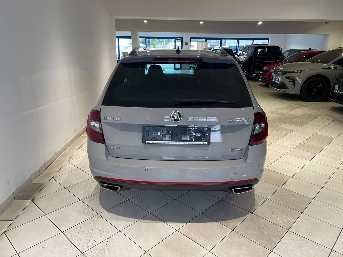 Skoda Octavia Combi RS 2.0TDI Navi LED Allrad Alcantara