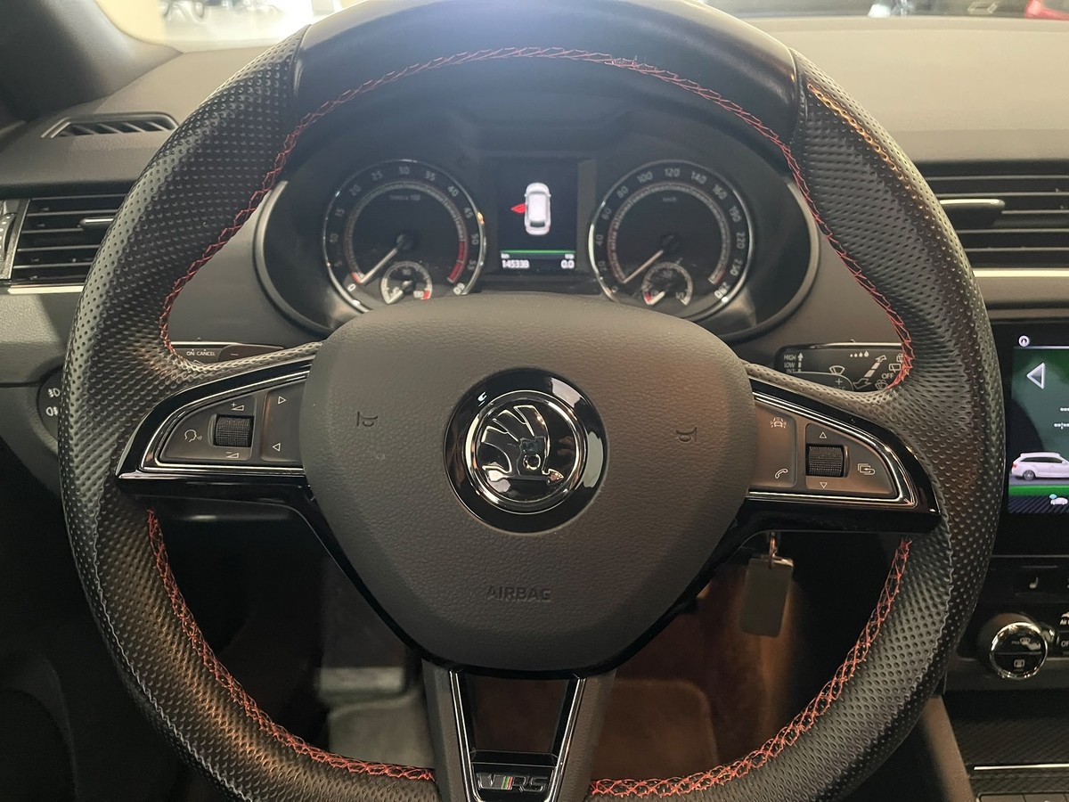 Skoda Octavia Combi RS 2.0TDI Navi LED Allrad Alcantara