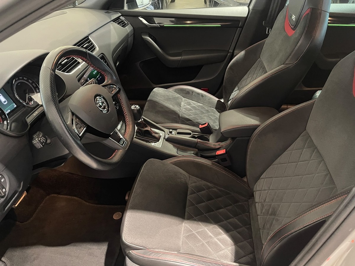 Skoda Octavia Combi RS 2.0TDI Navi LED Allrad Alcantara