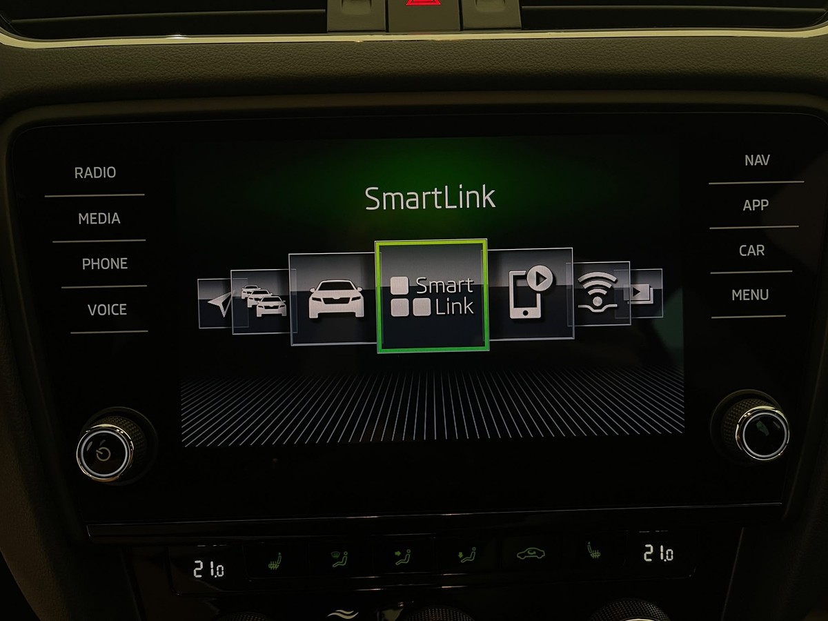 Skoda Octavia Combi RS 2.0TDI Navi LED Allrad Alcantara