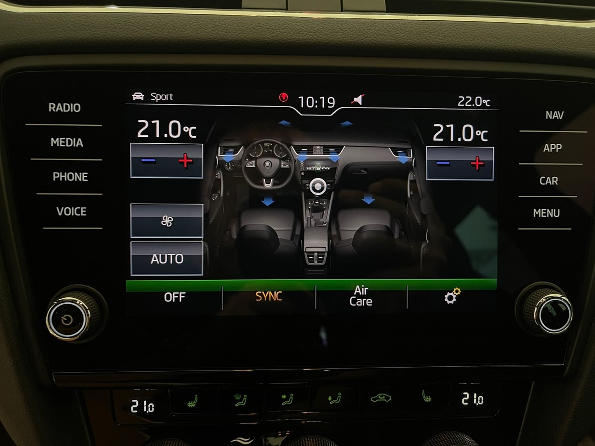 Skoda Octavia Combi RS 2.0TDI Navi LED Allrad Alcantara