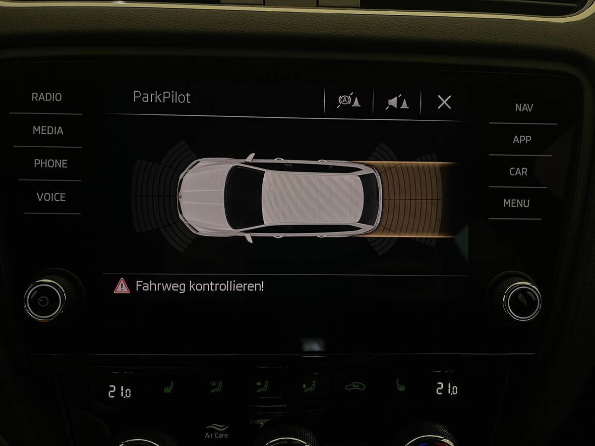 Skoda Octavia Combi RS 2.0TDI Navi LED Allrad Alcantara