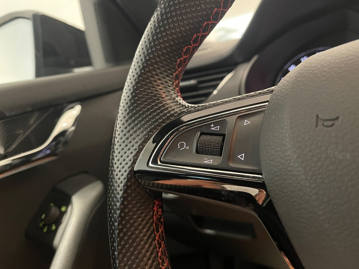 Skoda Octavia Combi RS 2.0TDI Navi LED Allrad Alcantara