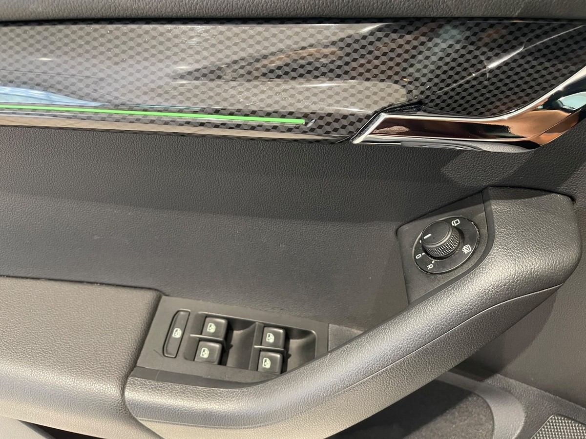 Skoda Octavia Combi RS 2.0TDI Navi LED Allrad Alcantara