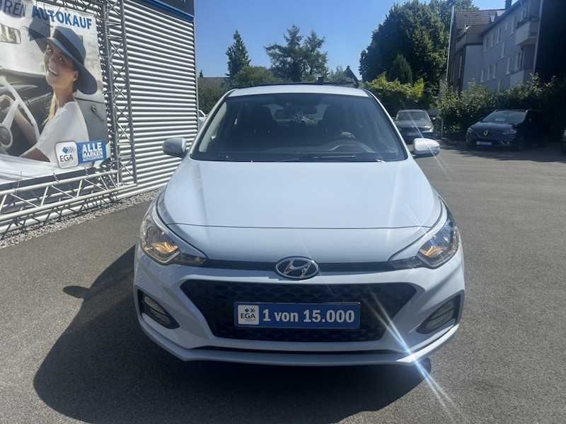 Hyundai i20 1.0 TREND AUTOMATIK*KLIMA*SHZG*RADIO*BTH*ALU*PDC