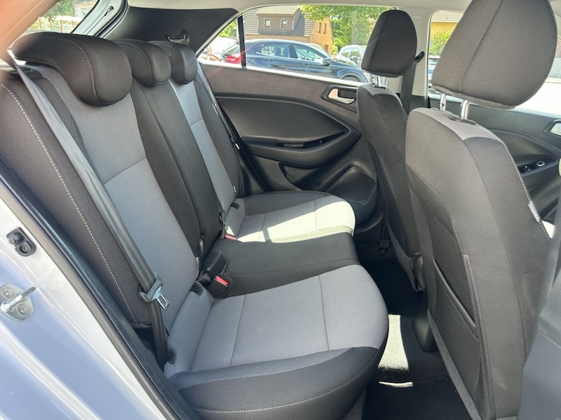 Hyundai i20 1.0 TREND AUTOMATIK*KLIMA*SHZG*RADIO*BTH*ALU*PDC