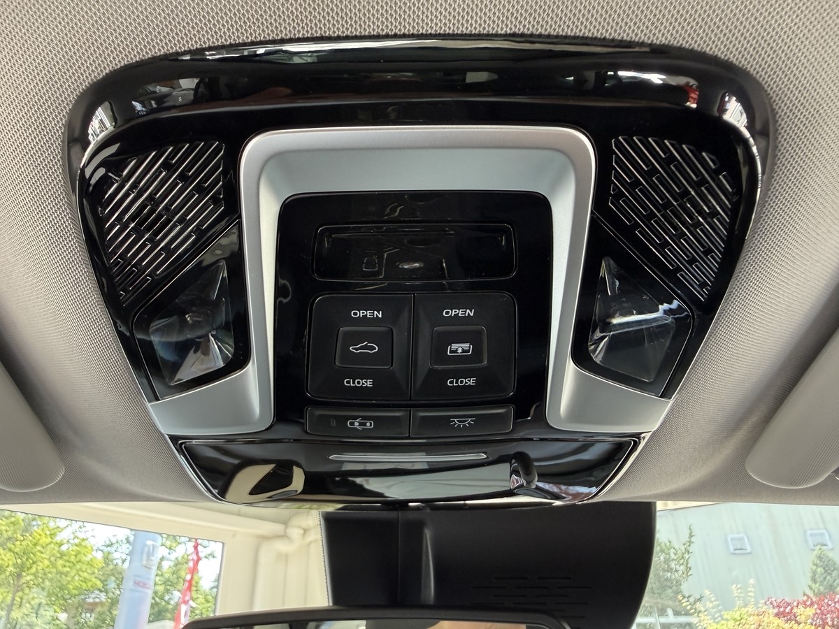 JAC JS8 Pro JS8 Pro A/T 7Sitzer