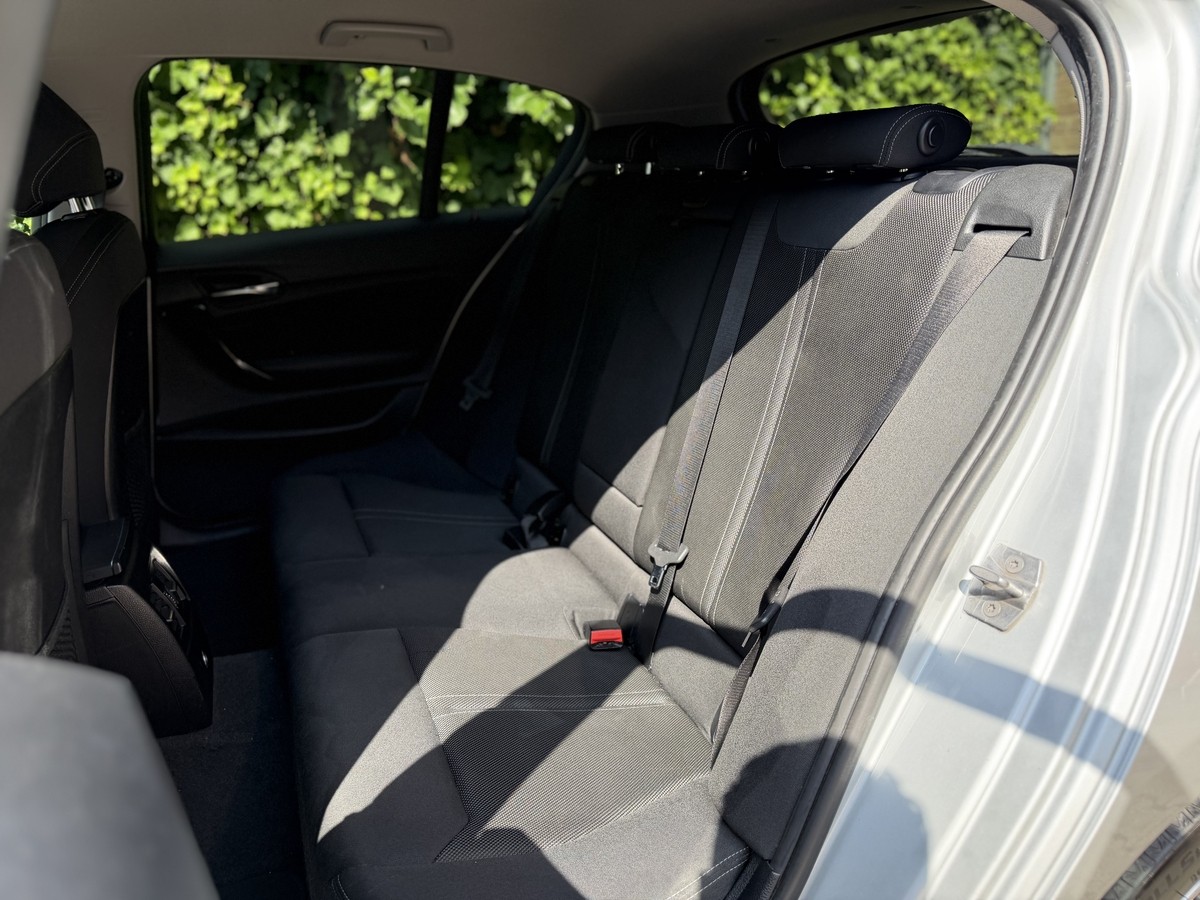 BMW 116 116 i Sport Line/Navi/PDC/SHZ/LED/Tempomat/Klima