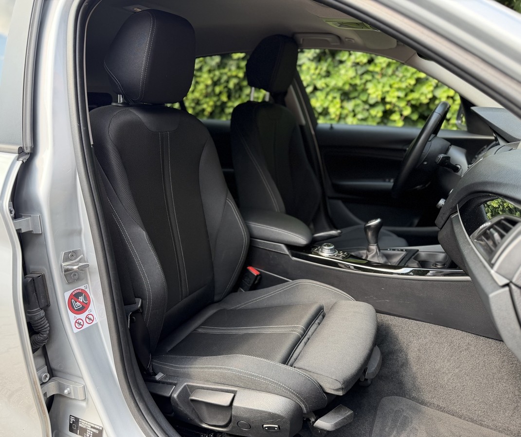 BMW 116 116 i Sport Line/Navi/PDC/SHZ/LED/Tempomat/Klima