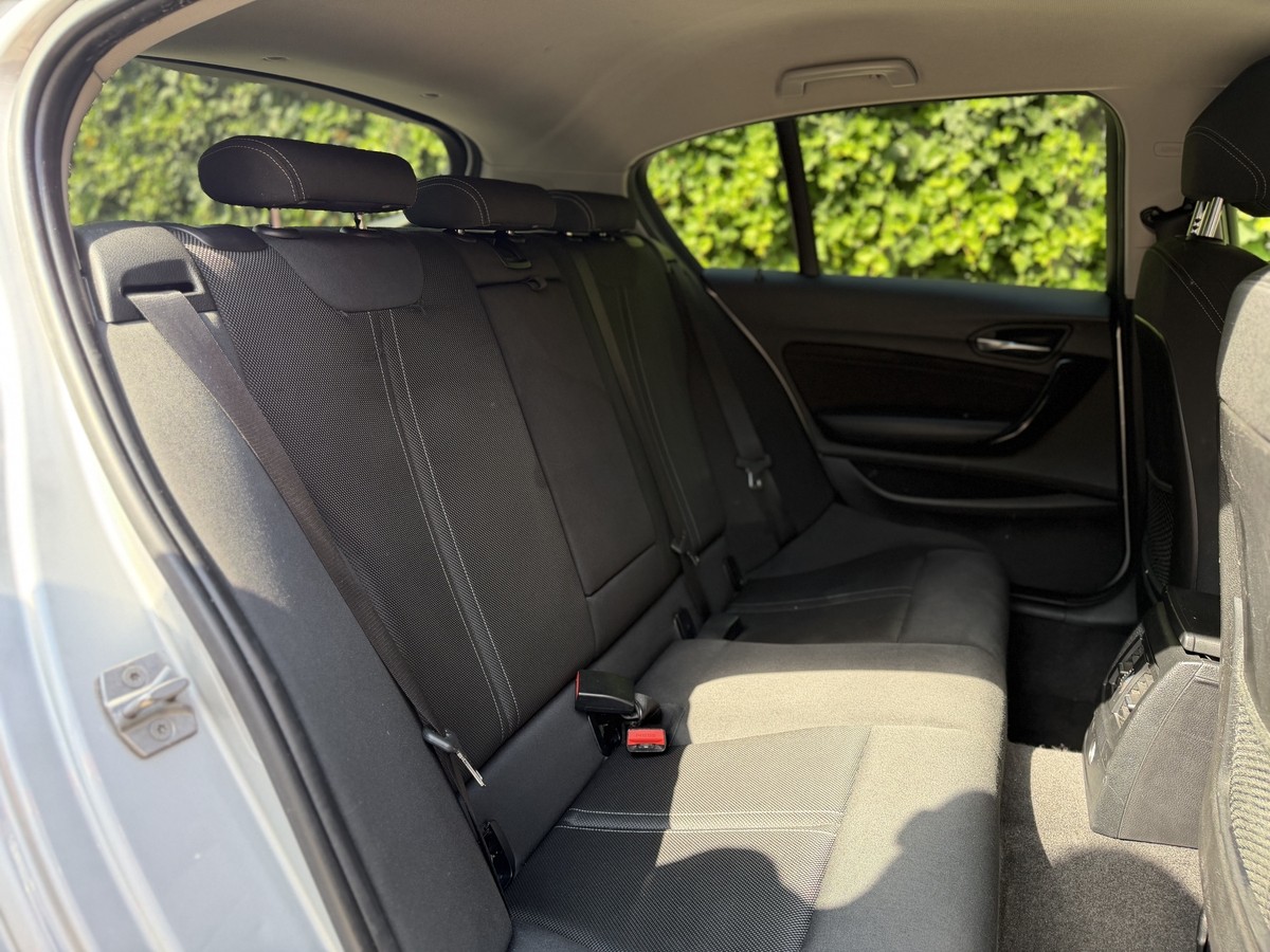 BMW 116 116 i Sport Line/Navi/PDC/SHZ/LED/Tempomat/Klima