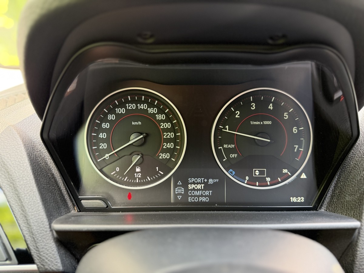 BMW 116 116 i Sport Line/Navi/PDC/SHZ/LED/Tempomat/Klima