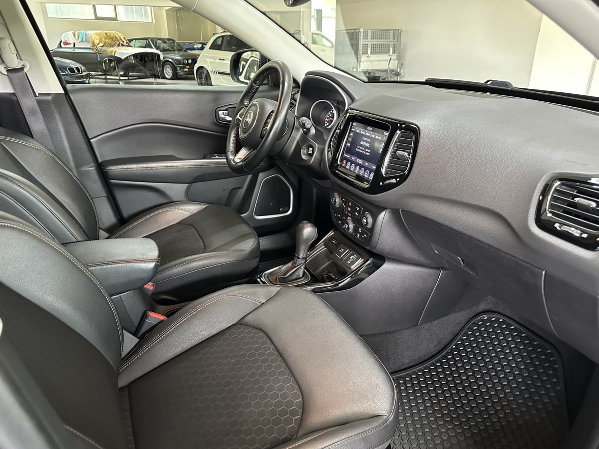 Jeep Compass 1.3 Limited 19