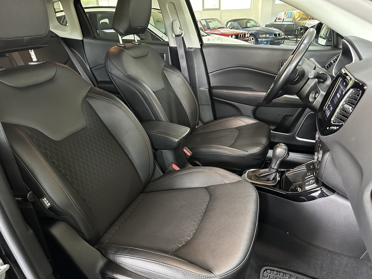 Jeep Compass 1.3 Limited 19