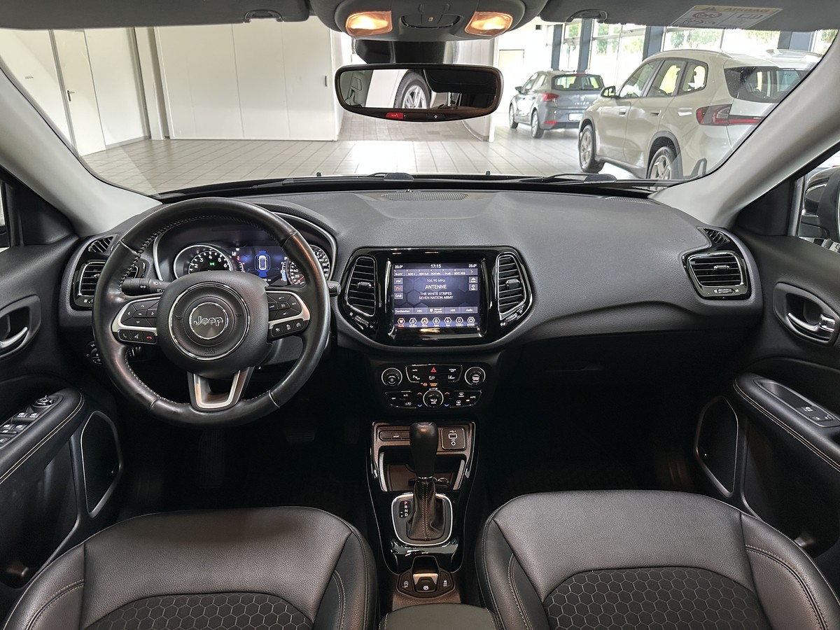 Jeep Compass 1.3 Limited 19