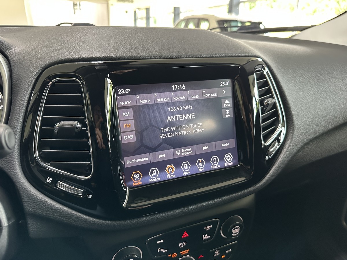Jeep Compass 1.3 Limited 19