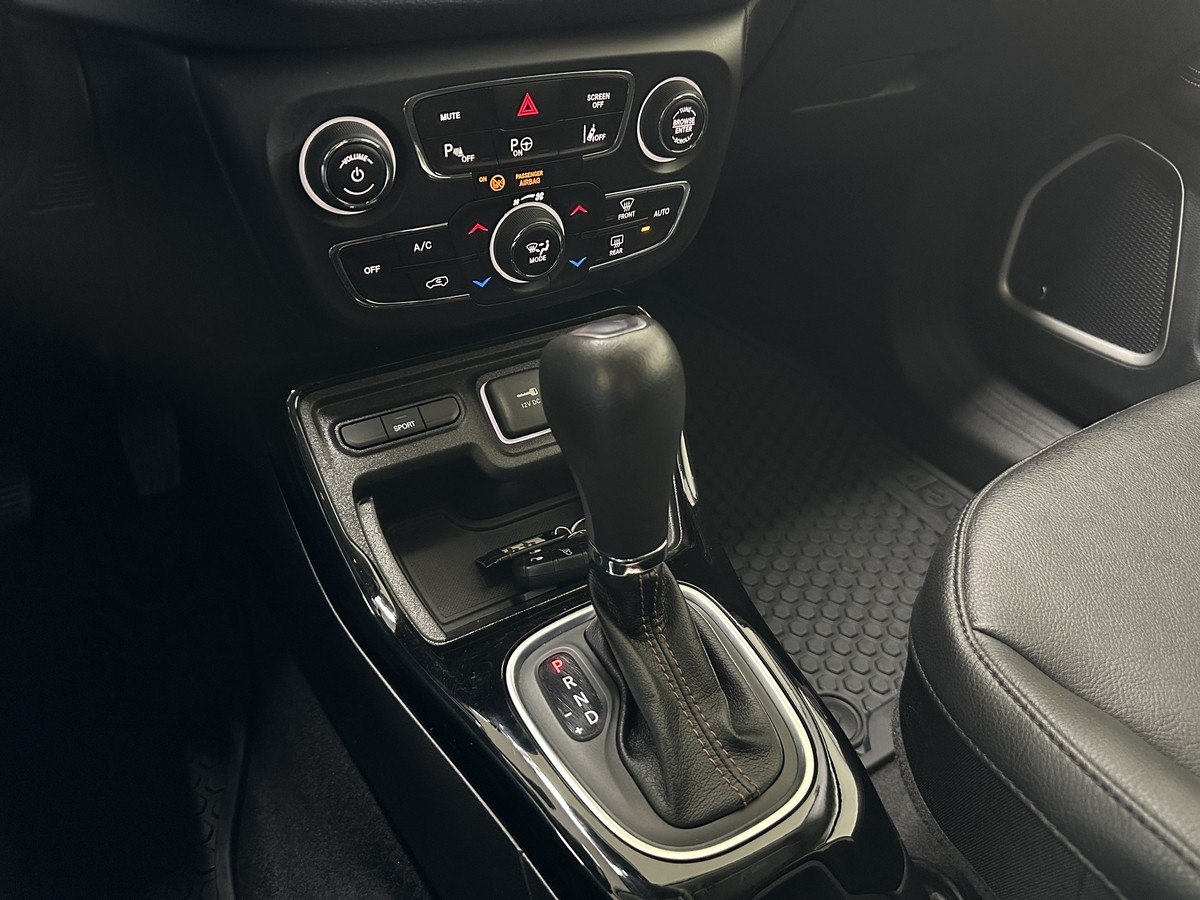 Jeep Compass 1.3 Limited 19