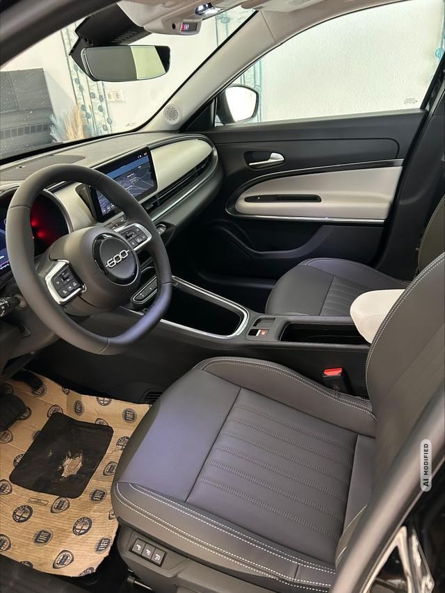 Fiat 600 La Prima Hybrid 1.2 T3 107 kW (145 PS) DCT, Winterpaket, Dolce Vita Paket, L