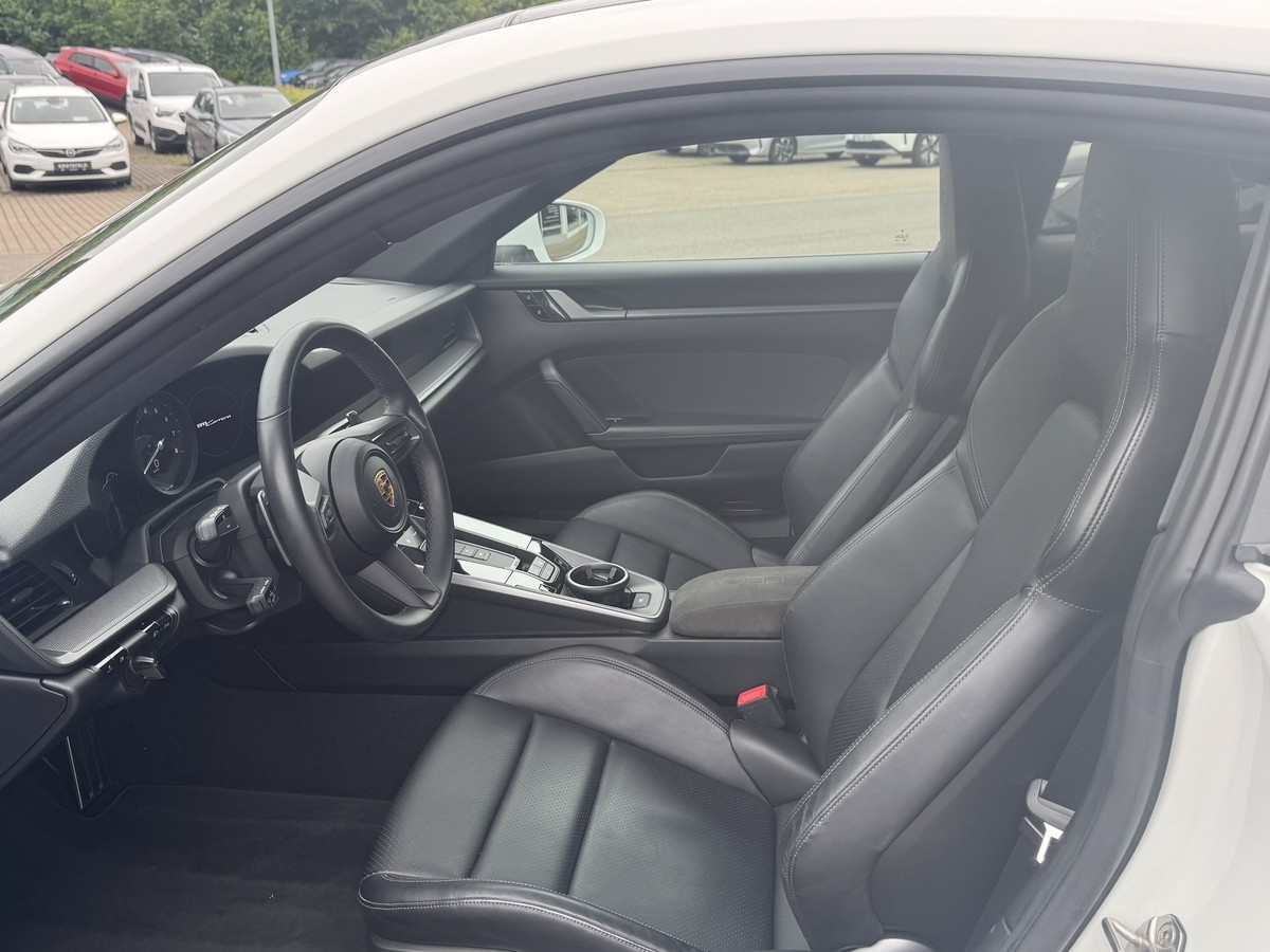 Porsche 911 Carrera 3.0 OPF (EURO 6d) 