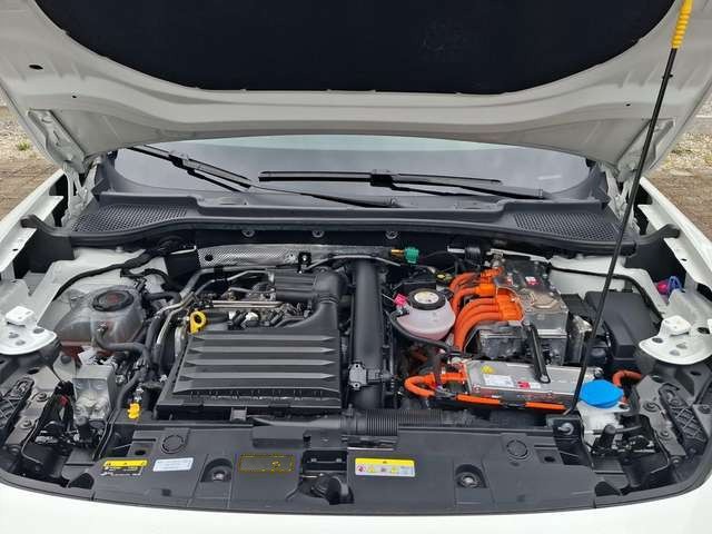Cupra Formentor 1.4 e-Hybrid VZ DSG / E-SITZE / VOLL-LED / NAVI
