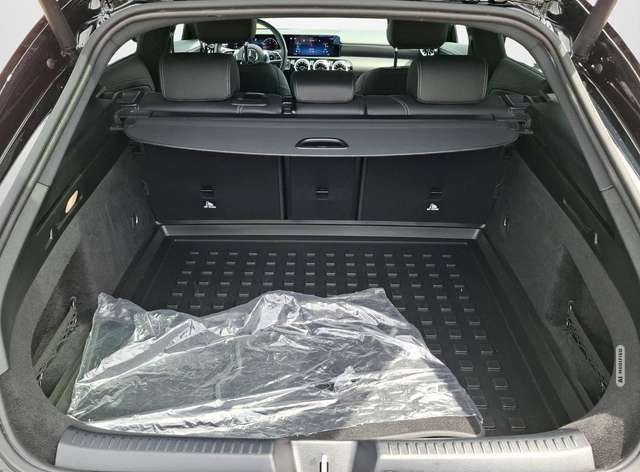 Mercedes-Benz CLA 180 Shooting Brake Progessive AUTOMATIK / LED / NAVI