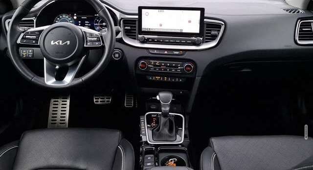 Kia XCeed 1.5 T-GDI Platinum Edition AUTOMATIK / AHK / PANOR