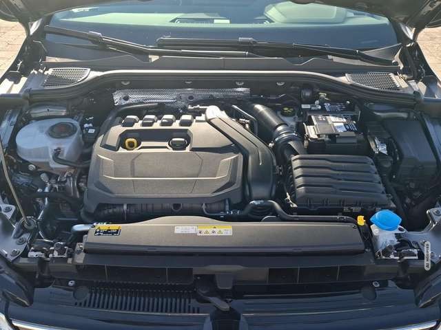 Volkswagen Golf Variant Golf VIII Variant 1.5 eTSI Mildhybrid Life DSG / N