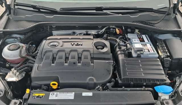 Seat Leon ST 2.0 TDI Xcellence KLIMA / NAVI / ACC / LED / AH