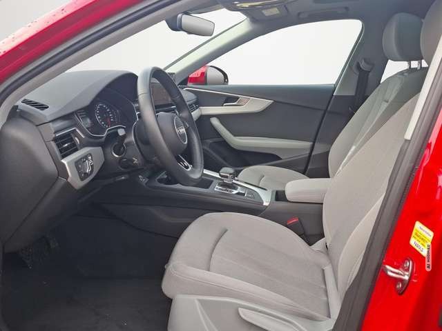 Audi A4 Avant 35 TFSI S-TRONIC / AHK / PANORAMA / LED / NA