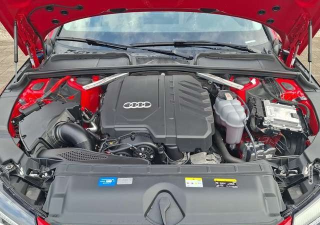 Audi A4 Avant 35 TFSI S-TRONIC / AHK / PANORAMA / LED / NA