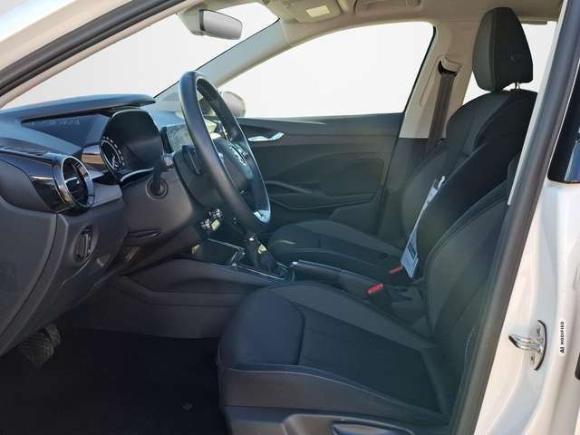 Skoda Fabia 1.0 TSI Tour DSG KLIMA / NAVI / KAMERA / SITZHEIZU