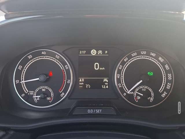 Skoda Fabia 1.0 TSI Tour DSG KLIMA / NAVI / KAMERA / SITZHEIZU