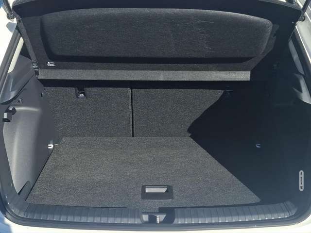 Skoda Fabia 1.0 TSI Tour DSG KLIMA / NAVI / KAMERA / SITZHEIZU