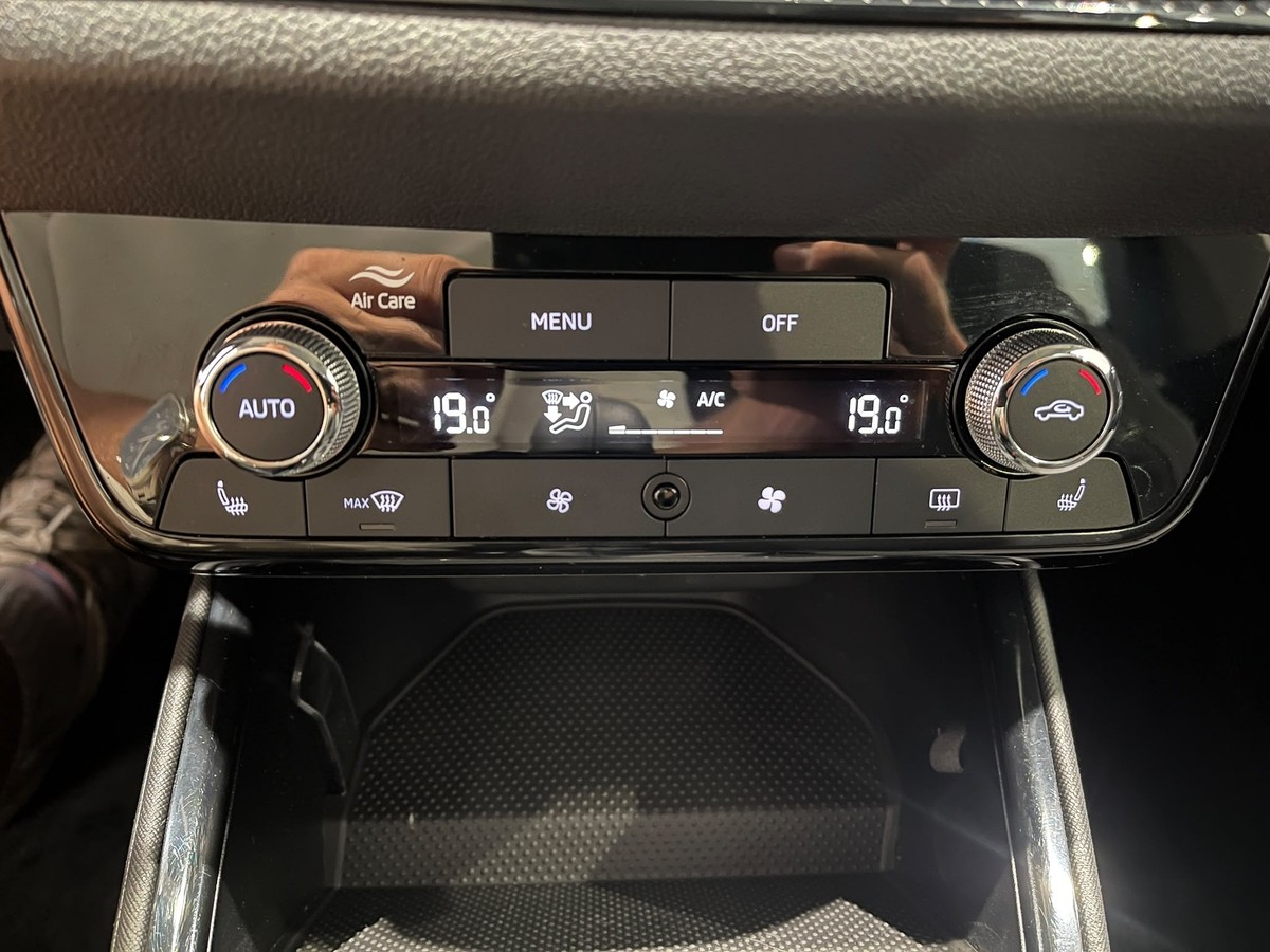 Skoda Fabia 1.0 TSI LED Klimaautomatik 5J Garantie