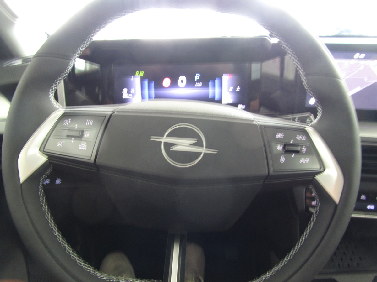 Opel Frontera 1.2 Mild-Hybrid Ultimate