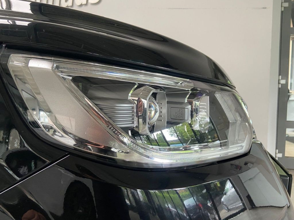 Renault Alaskan 4x4 Leder Panor Navi Automatik 360° AHK