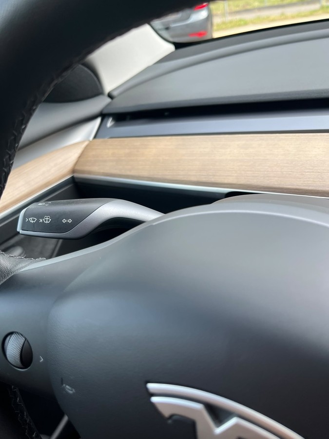 Tesla Model 3 RWD*Facelift*Wärmepumpe*SOH 93%*1.Hand*