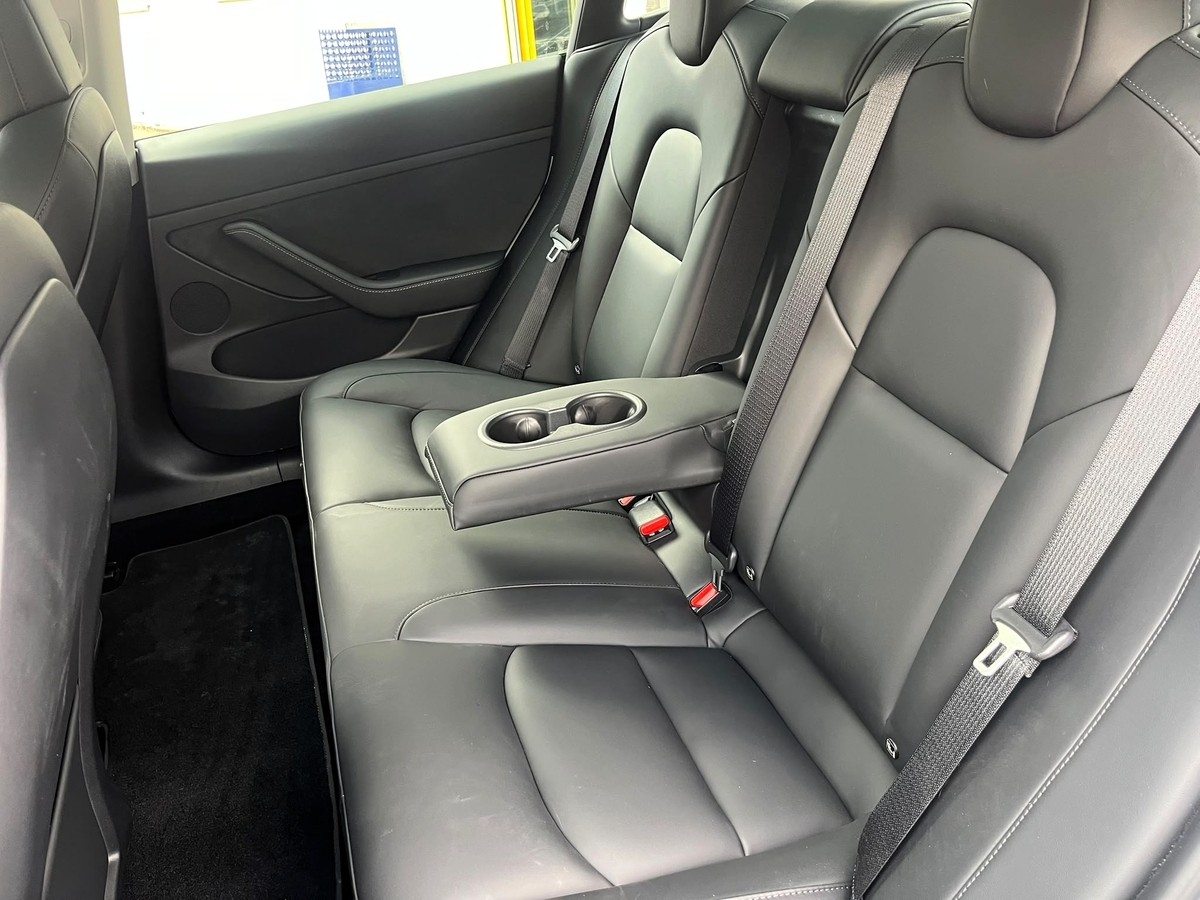 Tesla Model 3 RWD*Facelift*Wärmepumpe*SOH 93%*1.Hand*