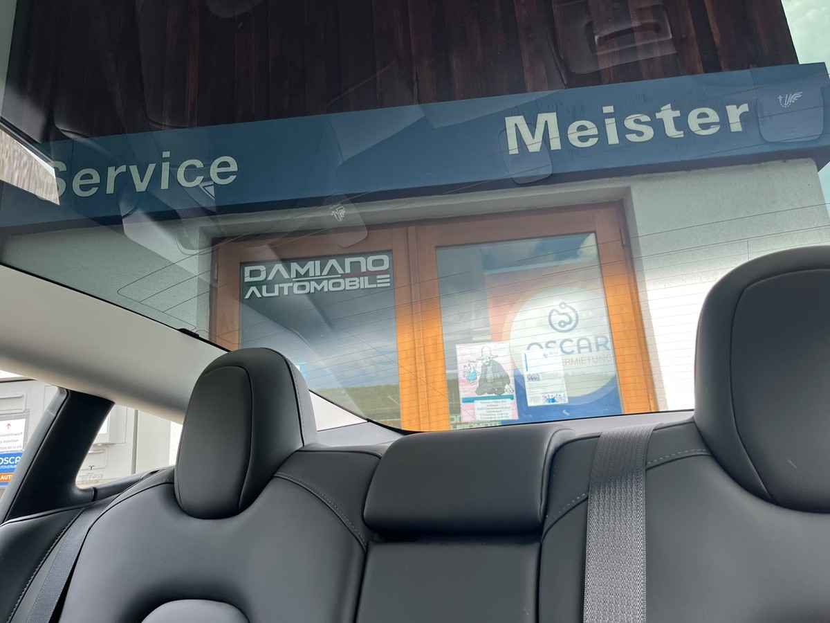 Tesla Model 3 RWD*Facelift*Wärmepumpe*SOH 93%*1.Hand*