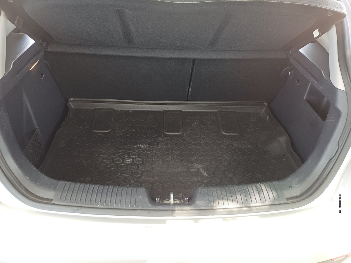 Kia Rio 1.4 CRDI SPIRIT KLIMA SHZ PDC MFL TEMPO LENKR-HEIZ. 