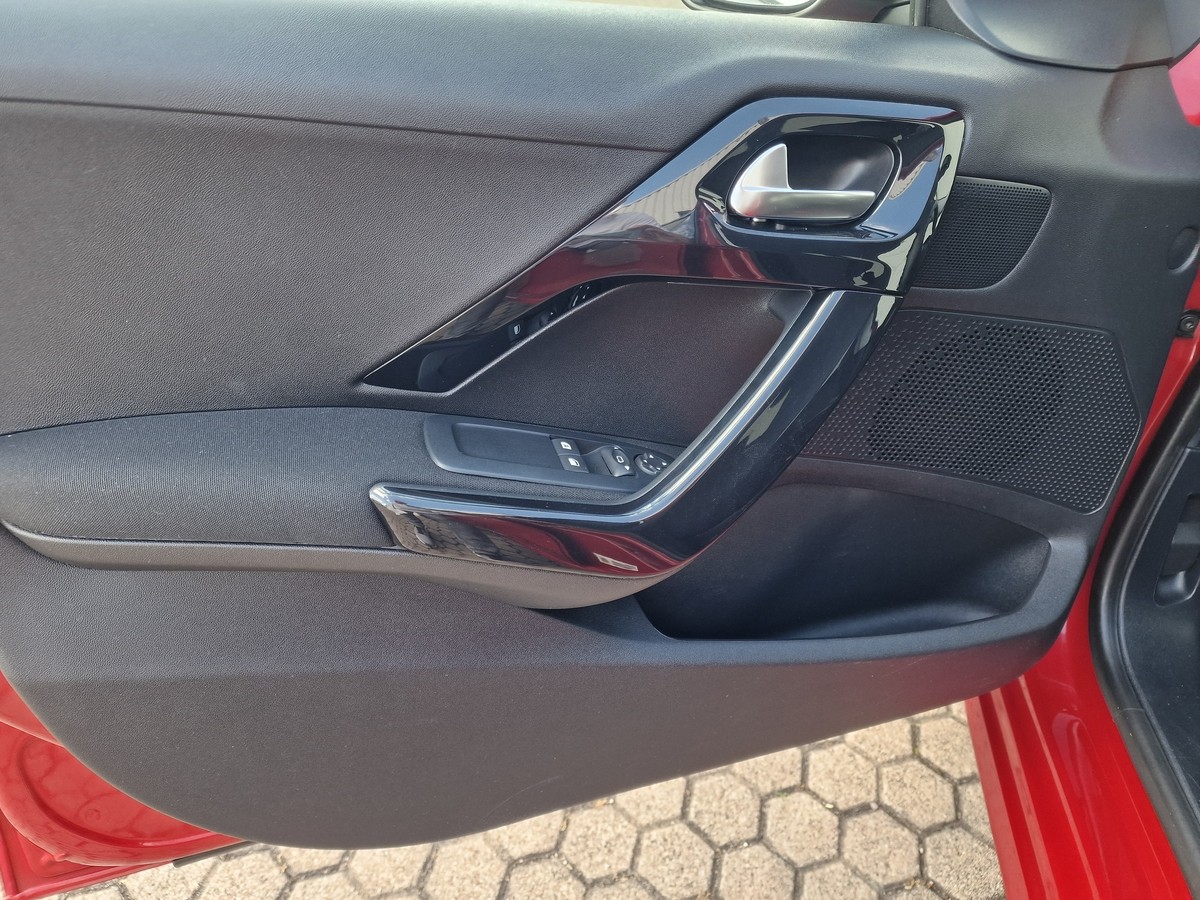 Peugeot 208  Automatik*Navi*Sportsitze*Service NEU!!