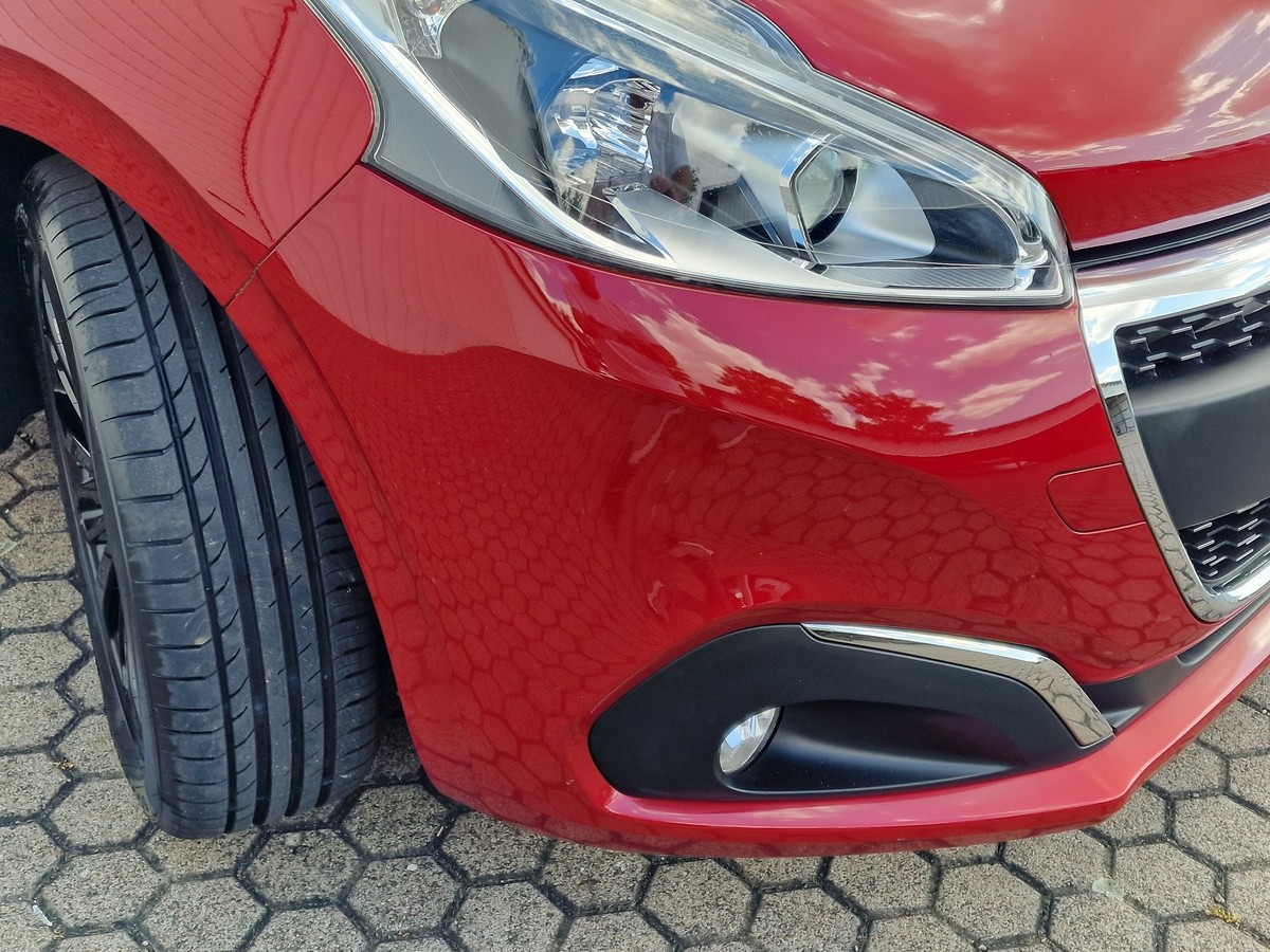 Peugeot 208  Automatik*Navi*Sportsitze*Service NEU!!
